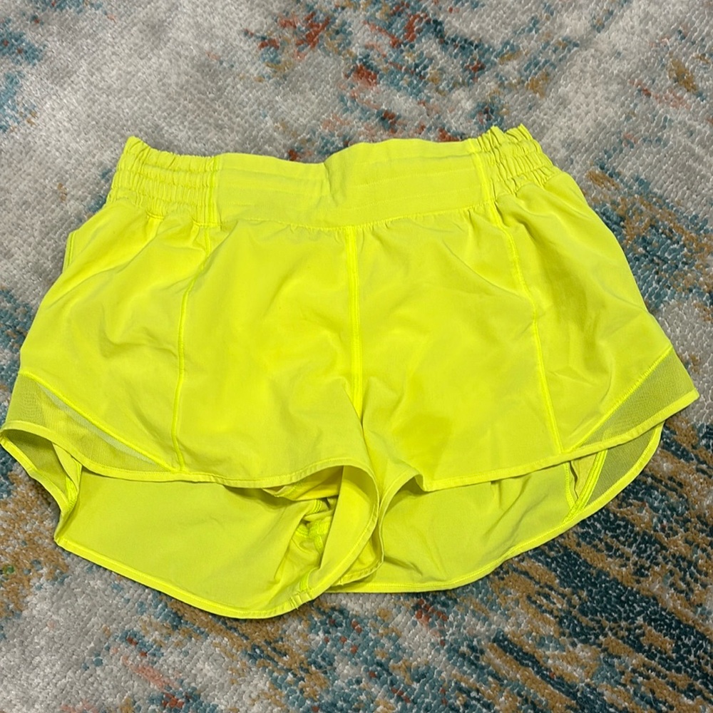 size 8 lululemon shorts